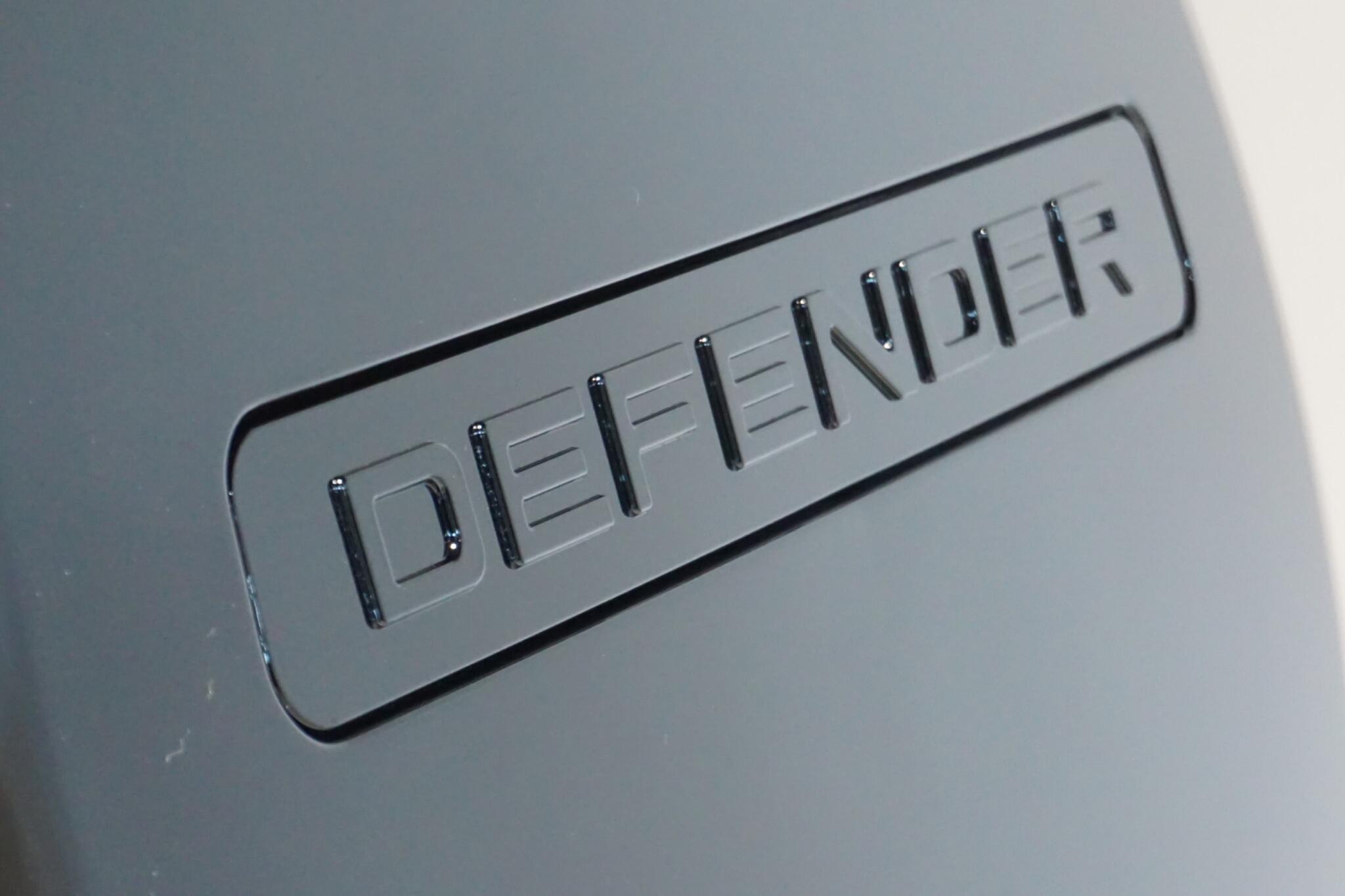 Land Rover Defender 90 3.0 D250 MHEV Hard Top SUV 3dr Diesel Auto 4WD SWB Euro 6 (s/s) (250 ps)